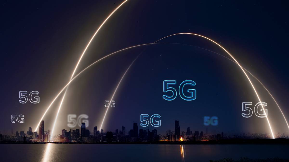 5G network smart city background technology digital remix image by rawpixel.com on Freepik